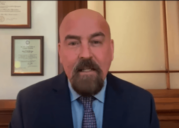 Pro-XRP Lawyer Deaton Picks His Top 10 Cryptos For The Year Ahead