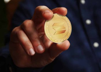 Solana is in retreat, while Cardano jumps to the 0.456 level