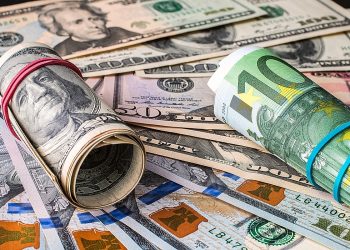 EURUSD and GBPUSD: EURUSD is climbing above 1.11300