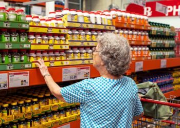 Americans grow more confident about the economy, even as the Fed’s inflation fight continues