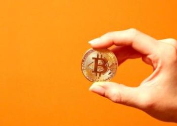 Bitcoin Spot ETF: SEC Mishap Triggers $220 Million In Crypto Liquidations