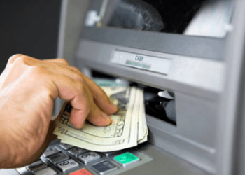 MakerDAO Co-Founder Cashes Out, Sends MKR Wobbling After $4.5 Million Sell