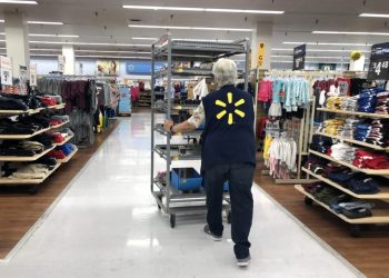 Walmart managers can now earn $400,000 a year, no college required, thanks to stock grants