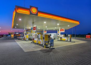 Shell Exceeds Expectations in 2023 Despite Market Challenges