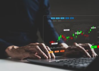 Solana, Chainlink Among Coins With Overheating Open Interest: Data