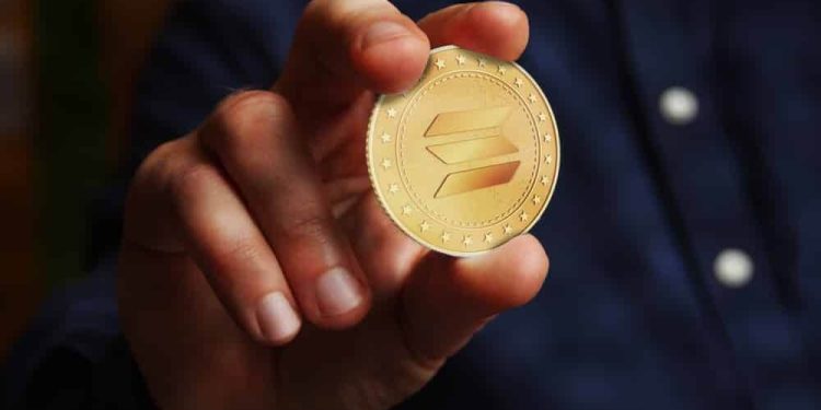 Solana Hits $204, Gains 10.33%