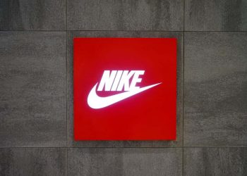 Nike’s First Revenue Dip in 2 Years: A 1% Decline Alert