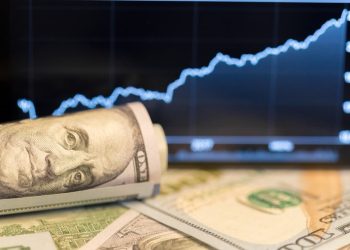 EUR/USD Peaks Above 1.0850 Amid US Data Dip