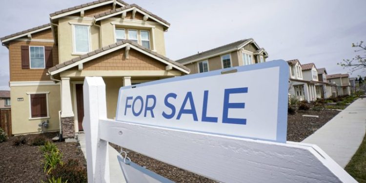 Weekly mortgage refinance demand rose 5% after a slight dip in mortgage rates