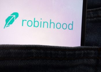 Robinhood Confronts SEC Allegations in Crypto Clash