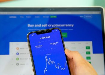 Coinbase Debuts QCAD Stablecoin Amid Canadian Expansion