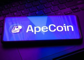 ApeCoin and Akita Inu: ApeCoin seeks support at 1,290