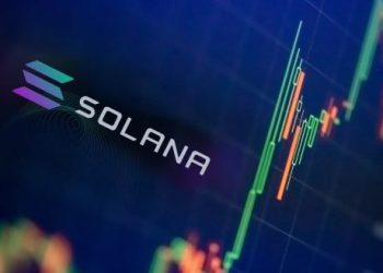 Solana Records New Monthly User High Amidst Persistent Price Drop