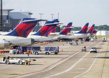 Delta cancels hundreds more flights as DOT opens probe