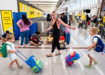 July 4 travel hitting a record thanks to lower gas prices, humming economy