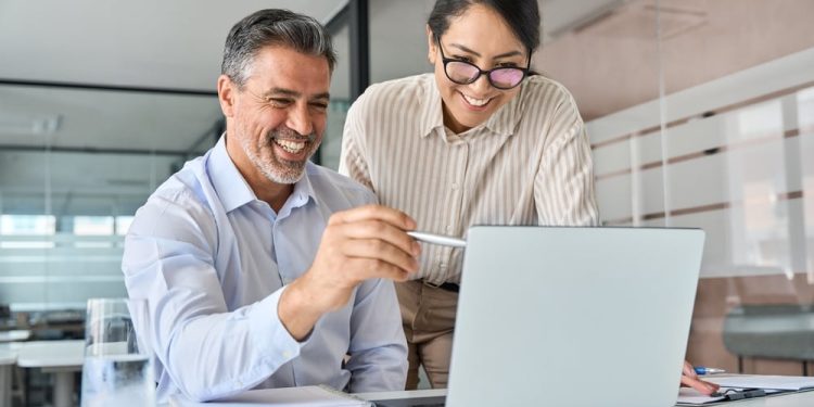 How To Invest In Stocks in UK: Guide For Beginner Traders