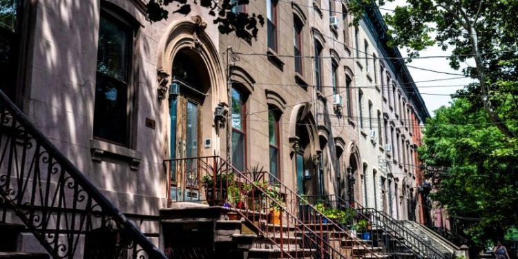 Mortgage refinancing surges 35% in one week as interest rates hit lowest level in over a year