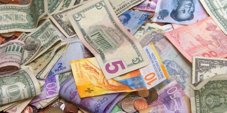 USDCAD and USDCNH: USDCNH is in a positive trend