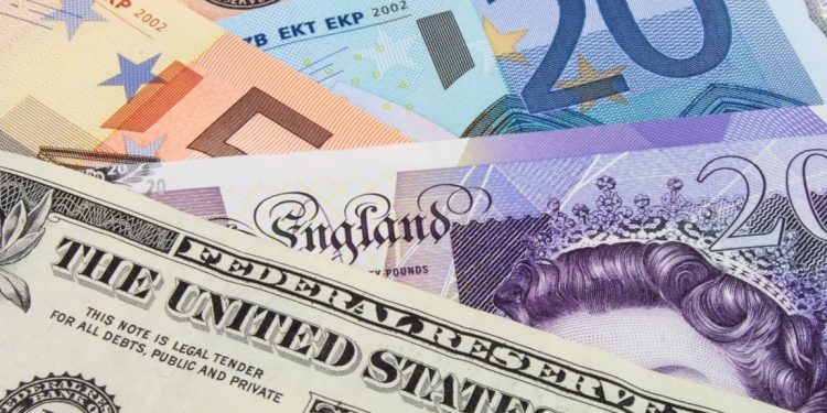 EURGBP and EURCHF: EURCHF halted its fall this morning