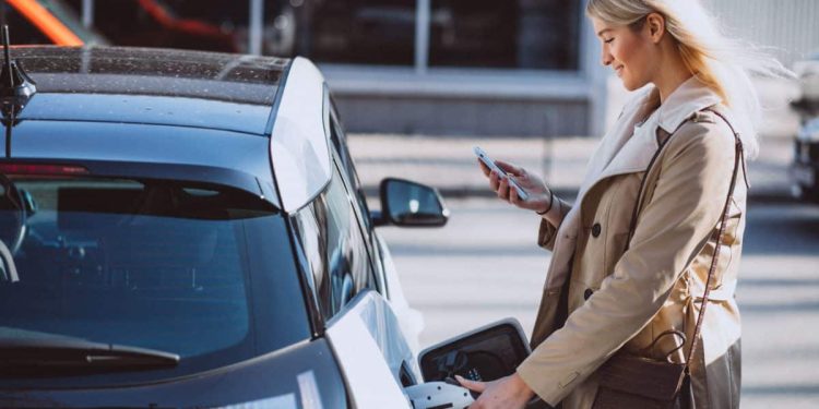 STLA Stock: Price Forecast and 12-Month Price Target