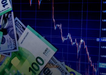 EURUSD and GBPUSD: EURUSD is moving to a new weekly high