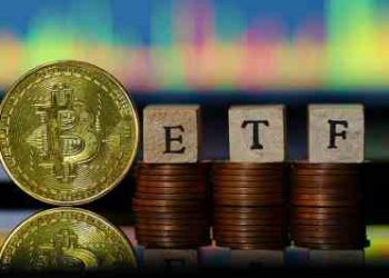 US Spot Bitcoin ETFs Open Q4 2024 With $300 Million Weekly Outflows – Details