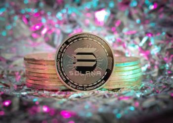 Solana Slips To $209: Rising Bearish Pressure Threatens Key Support