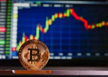 Funding Rates Down: Is Bitcoin Heading For A $90K Correction?