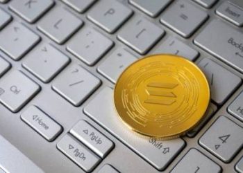 Solana Forms Ascending Triangle For Possible Breakout, Analyst Sets $565 Target