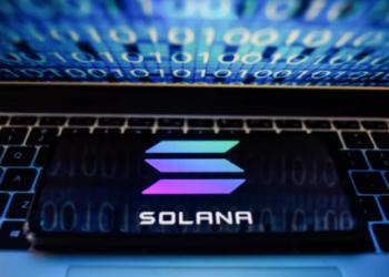 Analyst Eyes $387 For Solana As Key Support Levels Strengthen—Details
