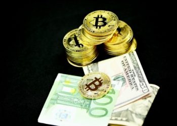 Bitcoin At Risk? Analyst Says Breaking This Price Level Could Spark Significant Volatility