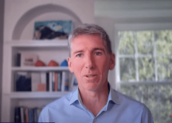 XRP Suppressed? Bitwise CIO Predicts Market Shock Post-Lawsuit