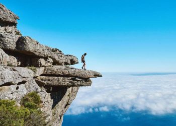 XRP On The Edge: Will Support Hold Or Unleash A Breakdown?