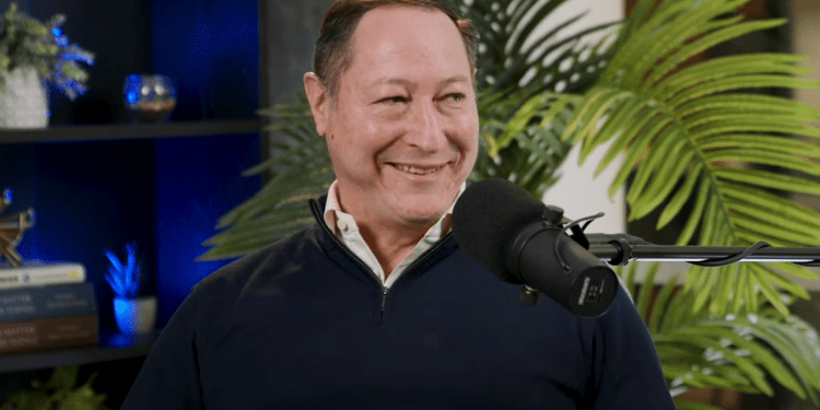 Bitcoin Lags Gold As Wall Street Doubts Persist, Claims Expert