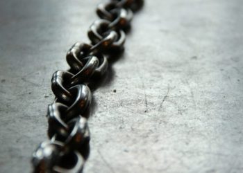 Chainlink Shake-Up: Investors Pull $120 Million From Exchanges
