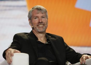 ‘Bitcoin Is Calling’ – Saylor Stirs The Market With Cryptic Clue