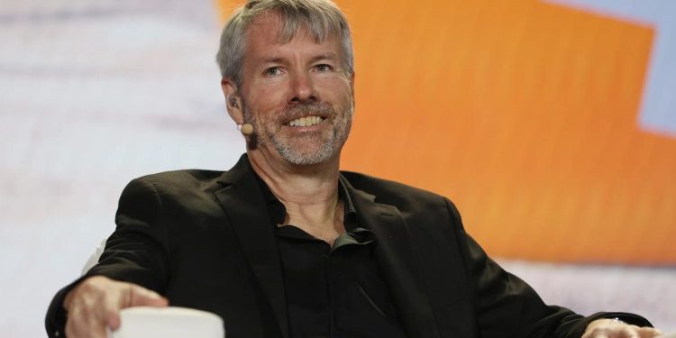 ‘Bitcoin Is Calling’ – Saylor Stirs The Market With Cryptic Clue