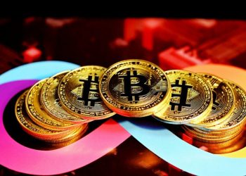 Bitcoin Must Close Above $107,000 To Confirm Breakout Or Risk Dropping To $98K