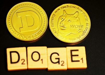 Dogecoin Uptrend Intact? Expert Analysis Sparks Bullish Buzz