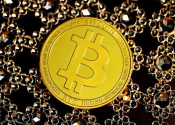 Bitcoin ATH Met With Mixed Whale Reactions – What’s The Market Signal?