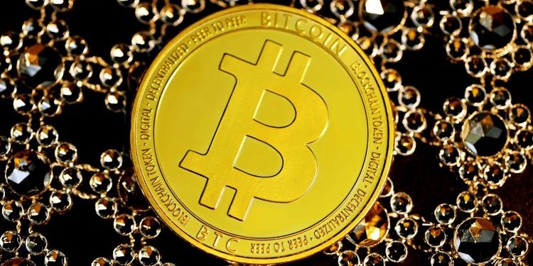 Bitcoin ATH Met With Mixed Whale Reactions – What’s The Market Signal?