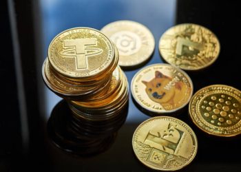 Positioning For Altcoin Season: Analyst Reveals When To Buy As Bitcoin Dominance Rises