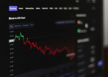 Bitcoin Paces $15 Billion YTD Influx Amid 10-Week Fund Flow Streak