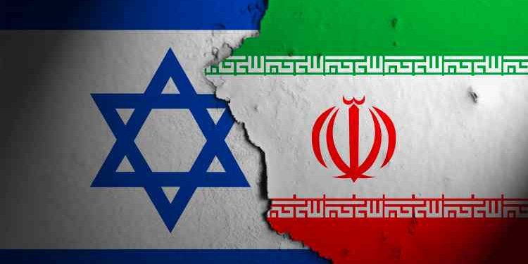 Bitcoin Price Forms Descending Triangle Pattern Amid Israel-Iran Tensions