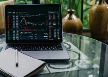 $106K Bitcoin A ‘Safer’ Buy Than $25K—XRP Lawyer Drops Bombshell