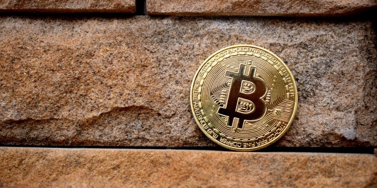 Bitcoin Signals Strength As Long-Term Holder Realized Cap Surges Past $20 Billion – Details
