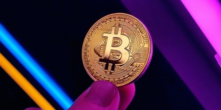Bitcoin Poised For Rally As Geopolitical Tensions Ease And Inflation Expectations Fall