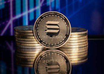 Solana Forms Bullish Flag On Daily Chart — Breakout Imminent?