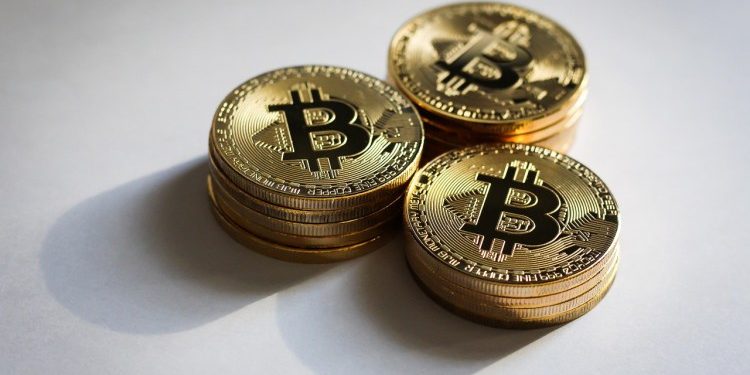 Bitcoin Bull Market Is Over? Analyst Calls 50% Crash To $60,000