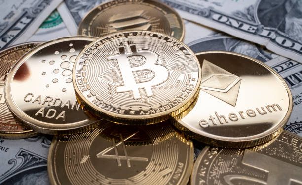 Analyst Drops ‘Realistic’ Price Predictions For Bitcoin, Ethereum, LINK, BNB, And Aptos